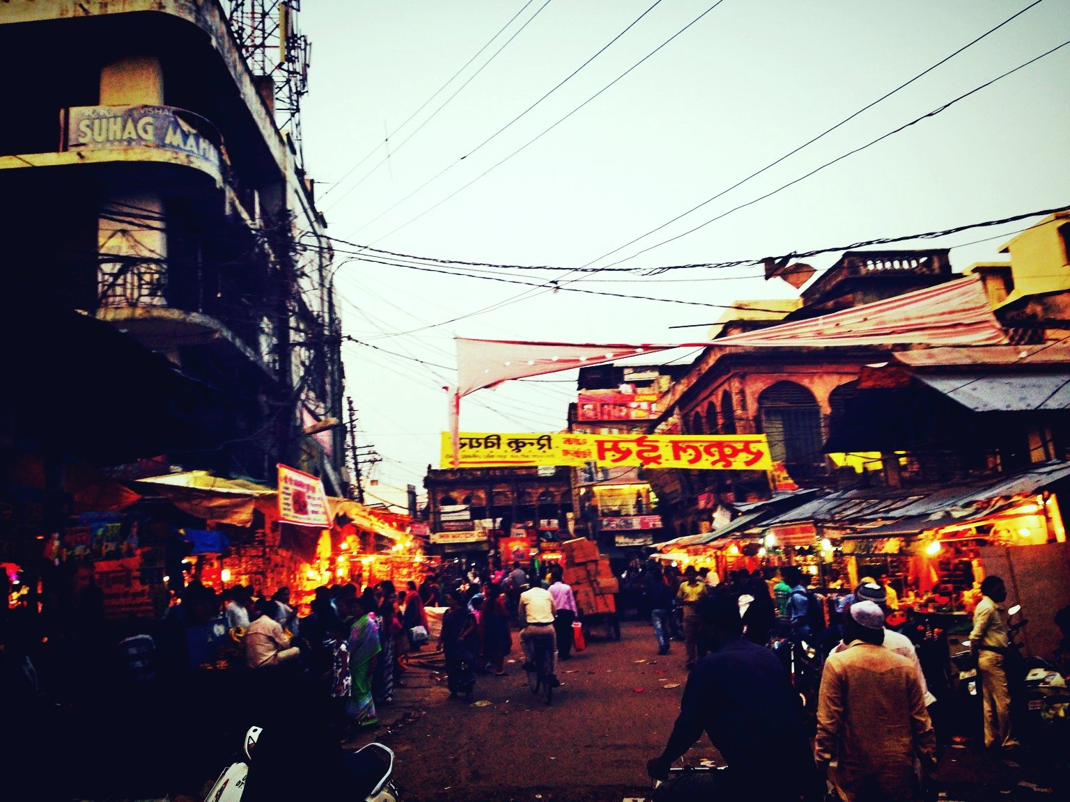 Night-market lights â€” the Tunde area. â€” Lucknow, Uttar Pradesh Â· Oct 2014